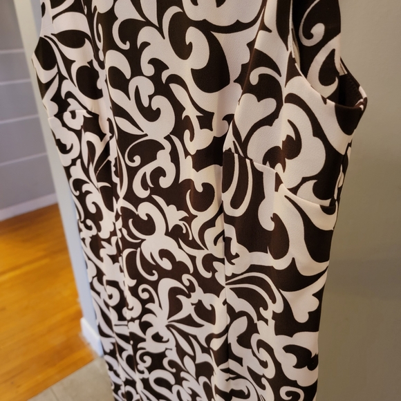 AGB Floral Dress Petite, size 6P, chocolate and white color. - Picture 4 of 5